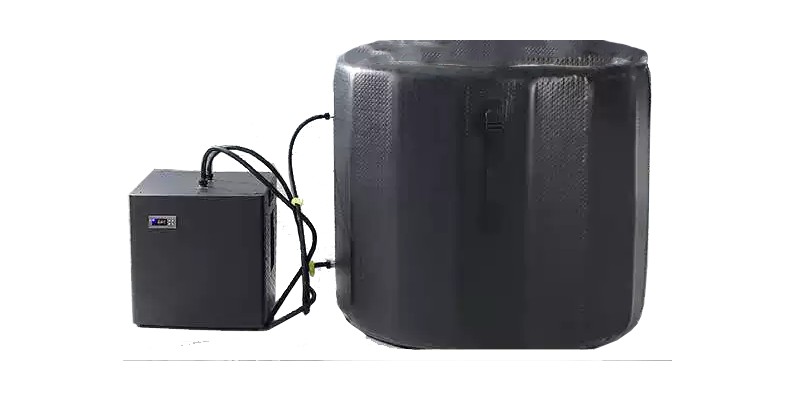 Inflatable seated bathtub in black